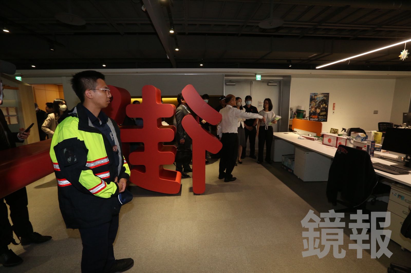 直擊／街口金融科技「查封」現場！員工臨時接獲居家辦公　書記官到場人去樓空