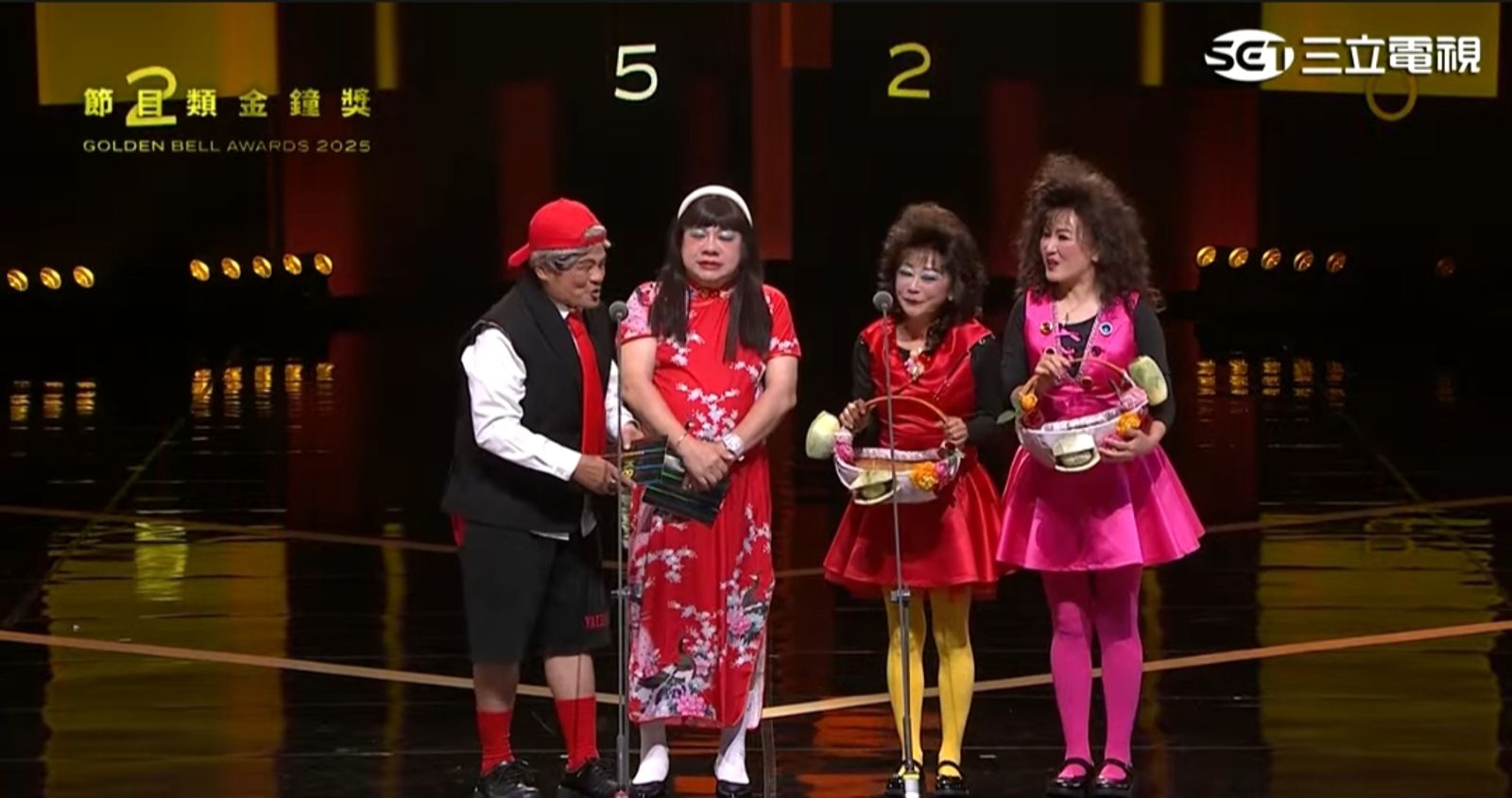 金鐘60/陳漢典、阿達並肩而席!「福州伯」許效舜狂虧:坐一起不難受嗎