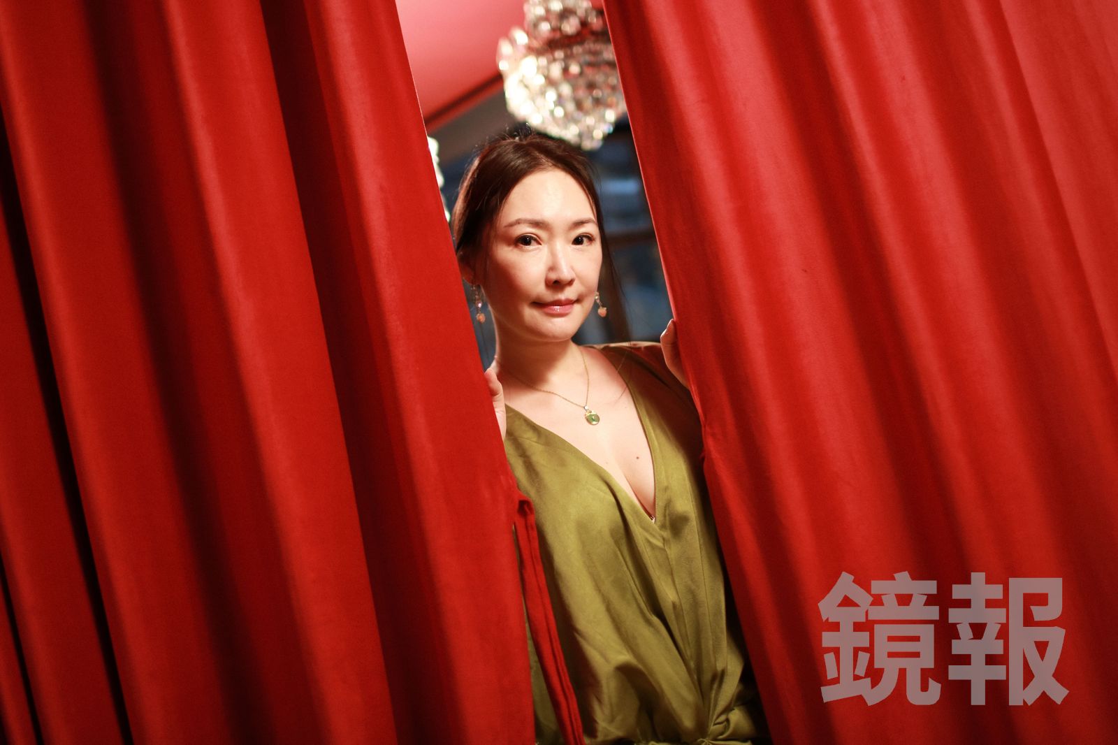 獨家/49歲王俐人驚爆婚變小7歲老公!揭婚姻現況:要從我口中說出 拍性感吹髮片不甩母氣炸喊「封鎖」