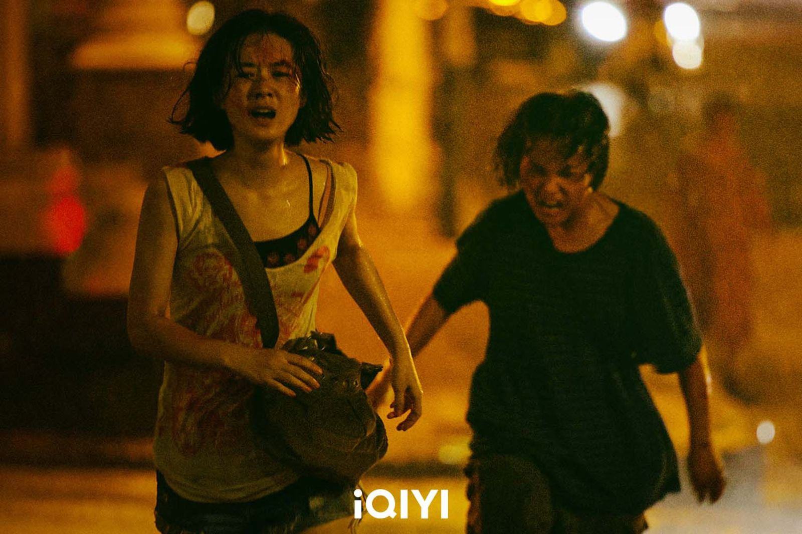 38歲流量女神「色情直播」遭逮！慘進女子監獄震撼畫面曝光　一唱〈感恩的心〉就想哭　