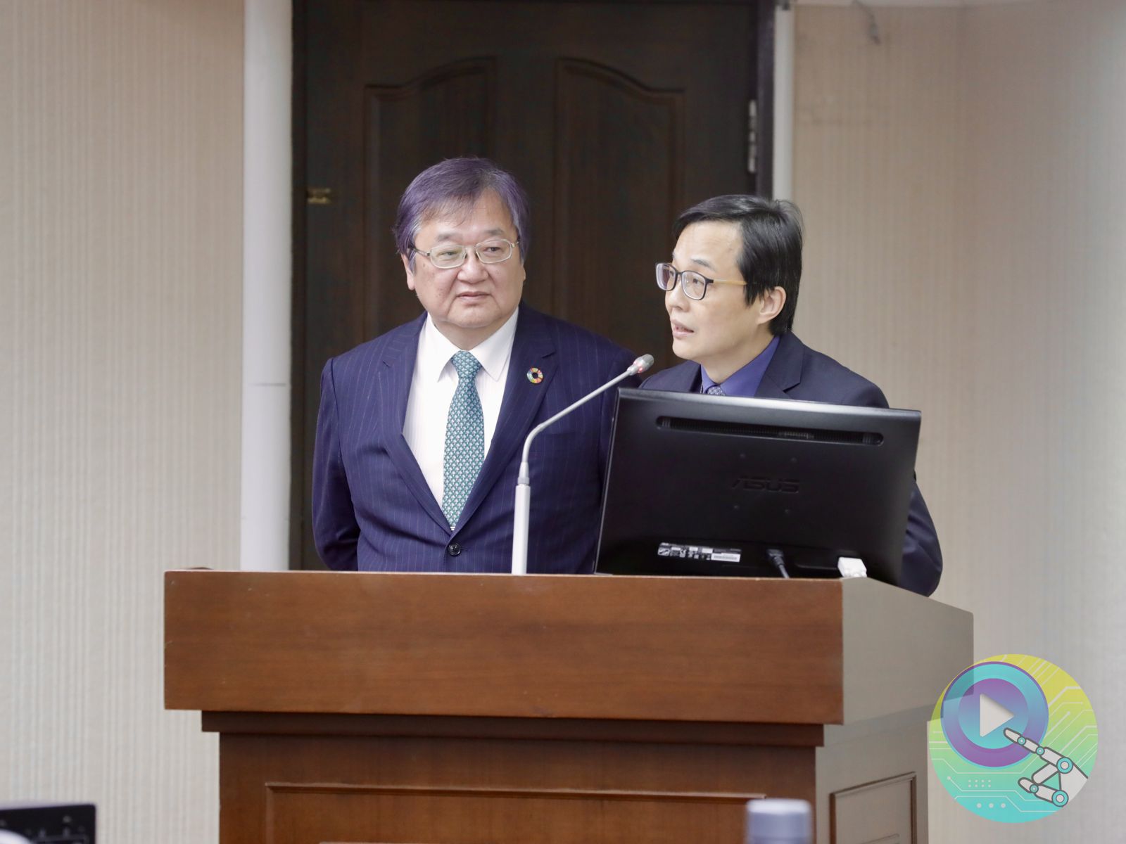 衛福部長邱泰源分享解決急診擁塞的3大做法。圖/林煒凱攝