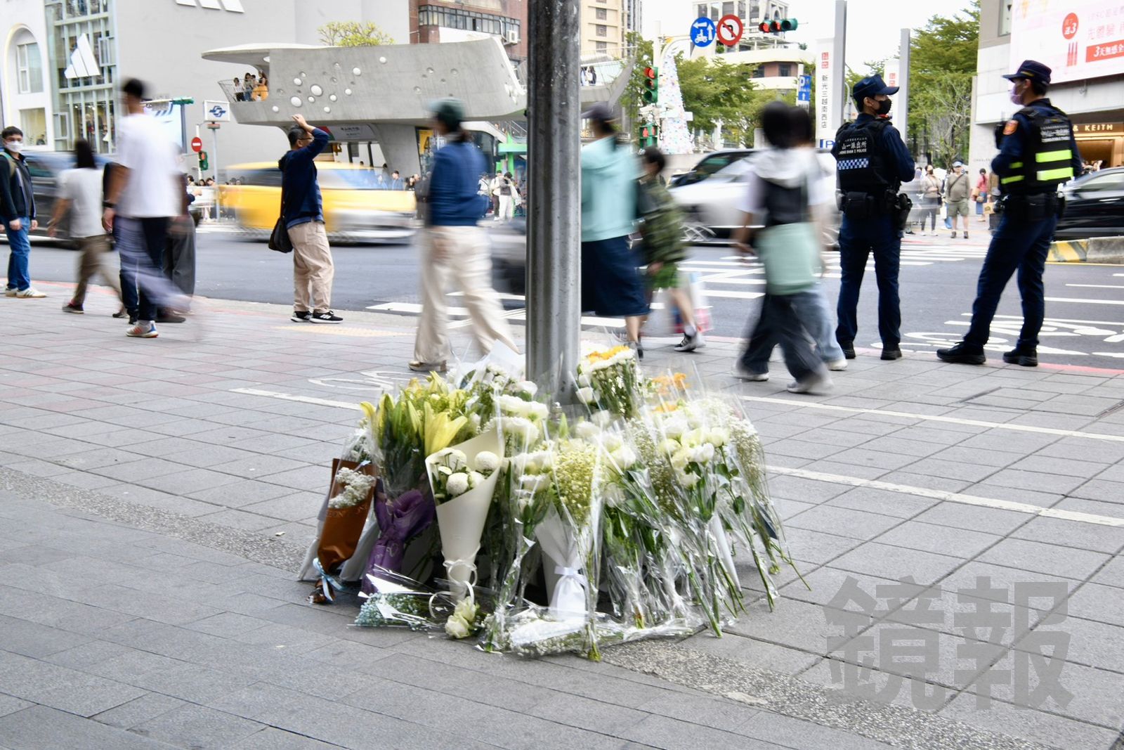 在南西誠品悼念現場打廣告？UG老闆獻花放「手搖飲＋提袋」…遭炎上後急道歉