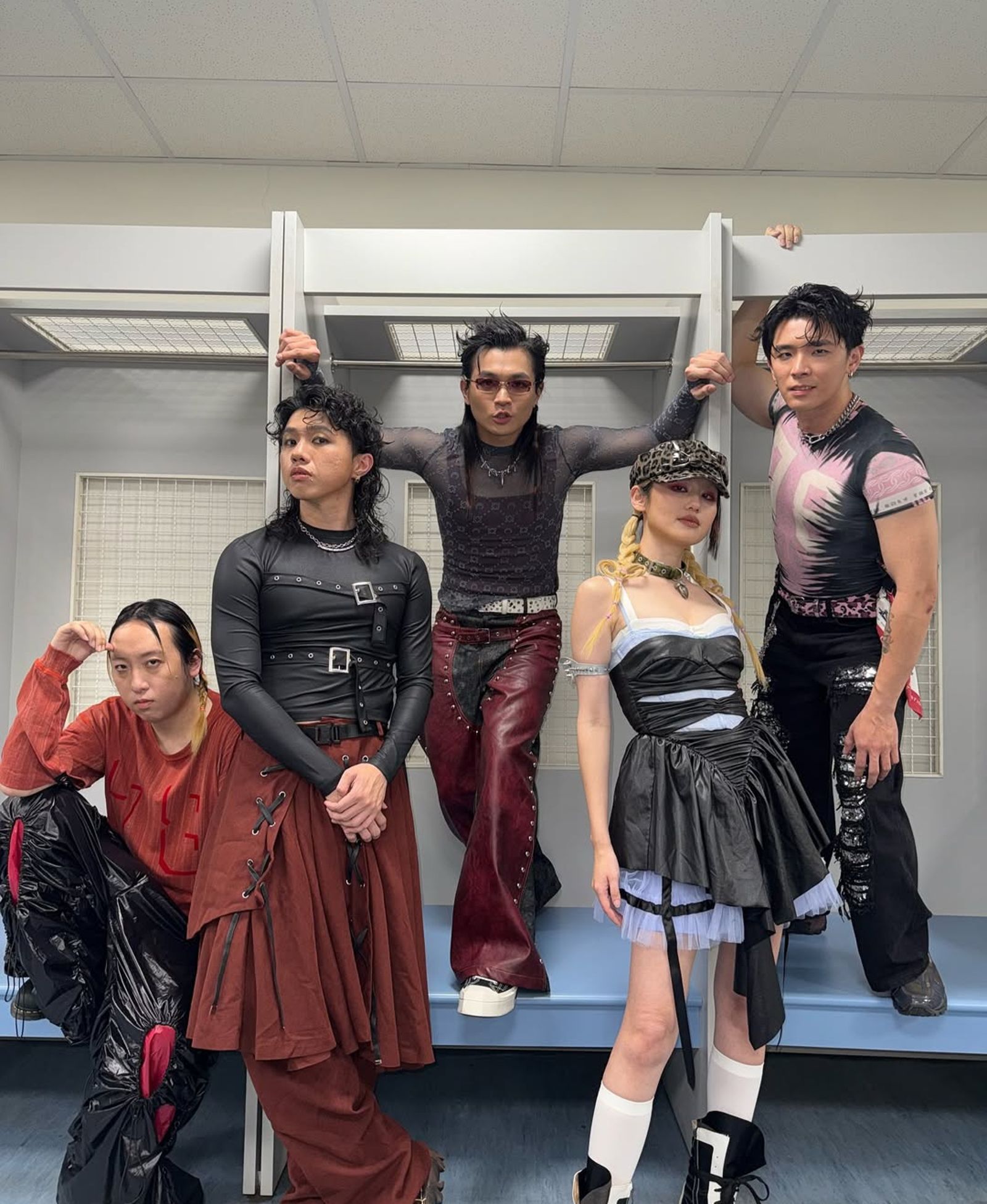 美秀集團的狗柏(中)與修齊(左)上月爆出內訌。翻攝IG