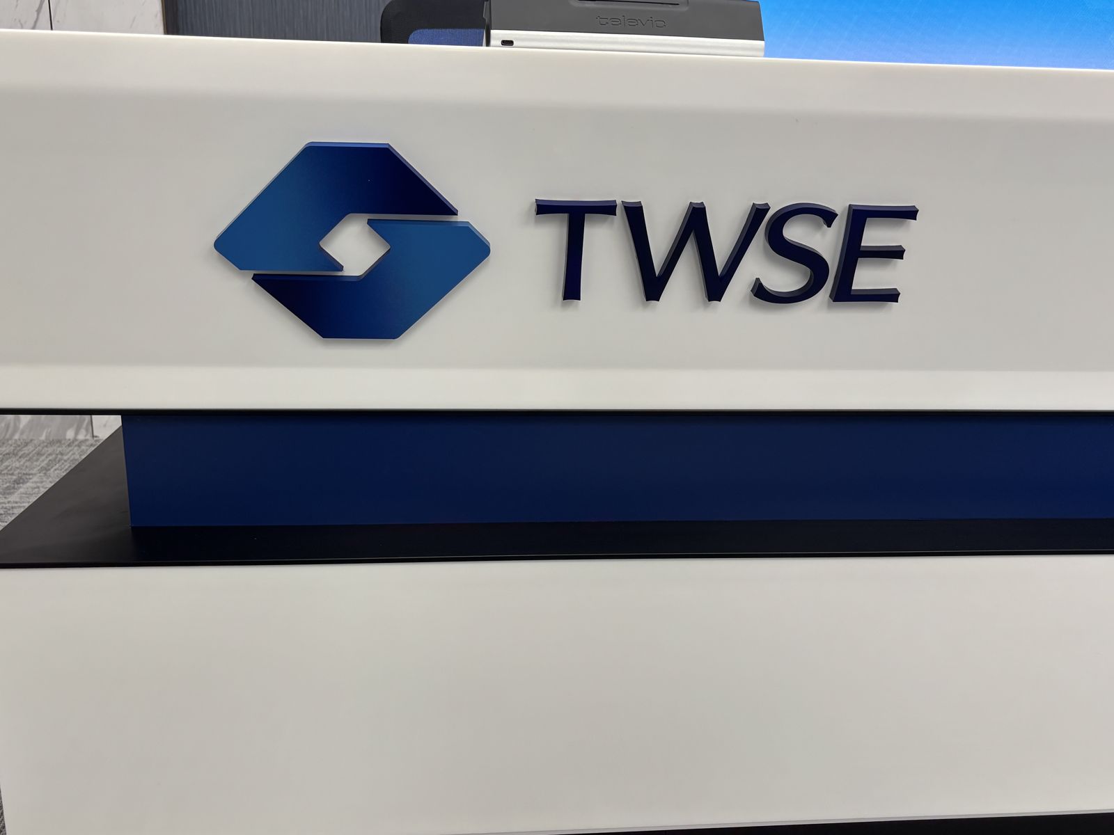 AI狂潮吸金！上市公司上半年大賺近2兆　半導體、伺服器成獲利雙引擎