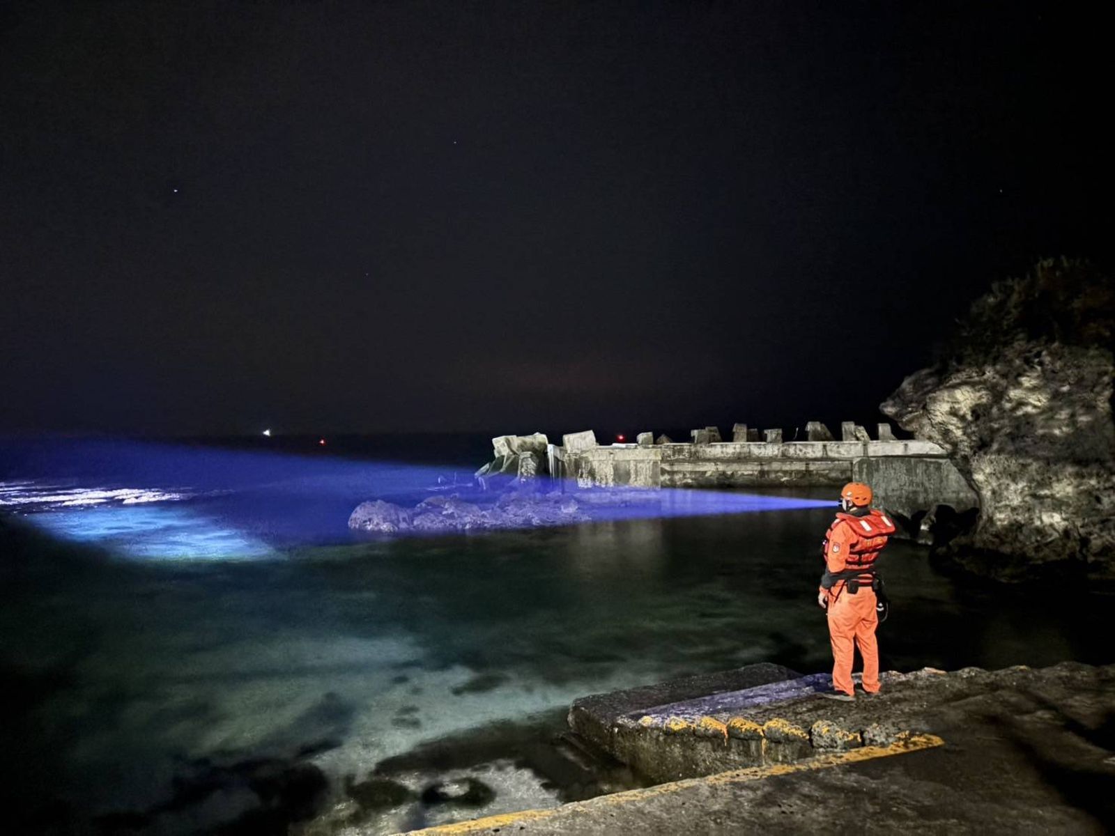 彰化18歲情侶騎機車南下失聯 颱風前夕在台南黃金海岸尋獲雙屍