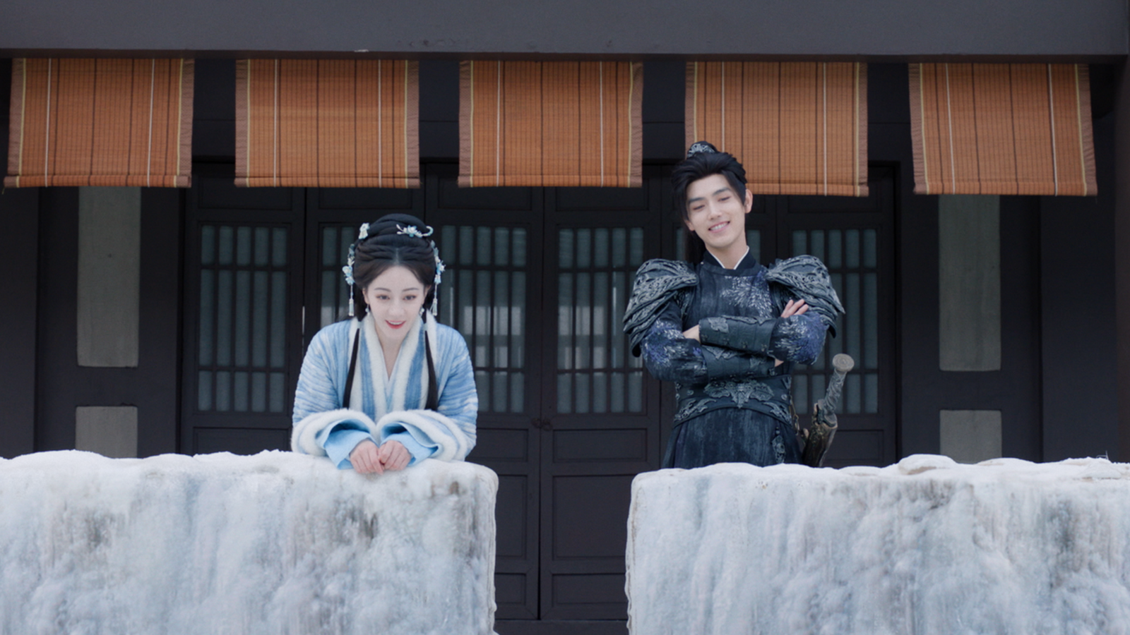 迪麗熱巴分飾三角又柔美、又高冷　陳飛宇當眾告白：我的最愛！女神當場害羞不知所措