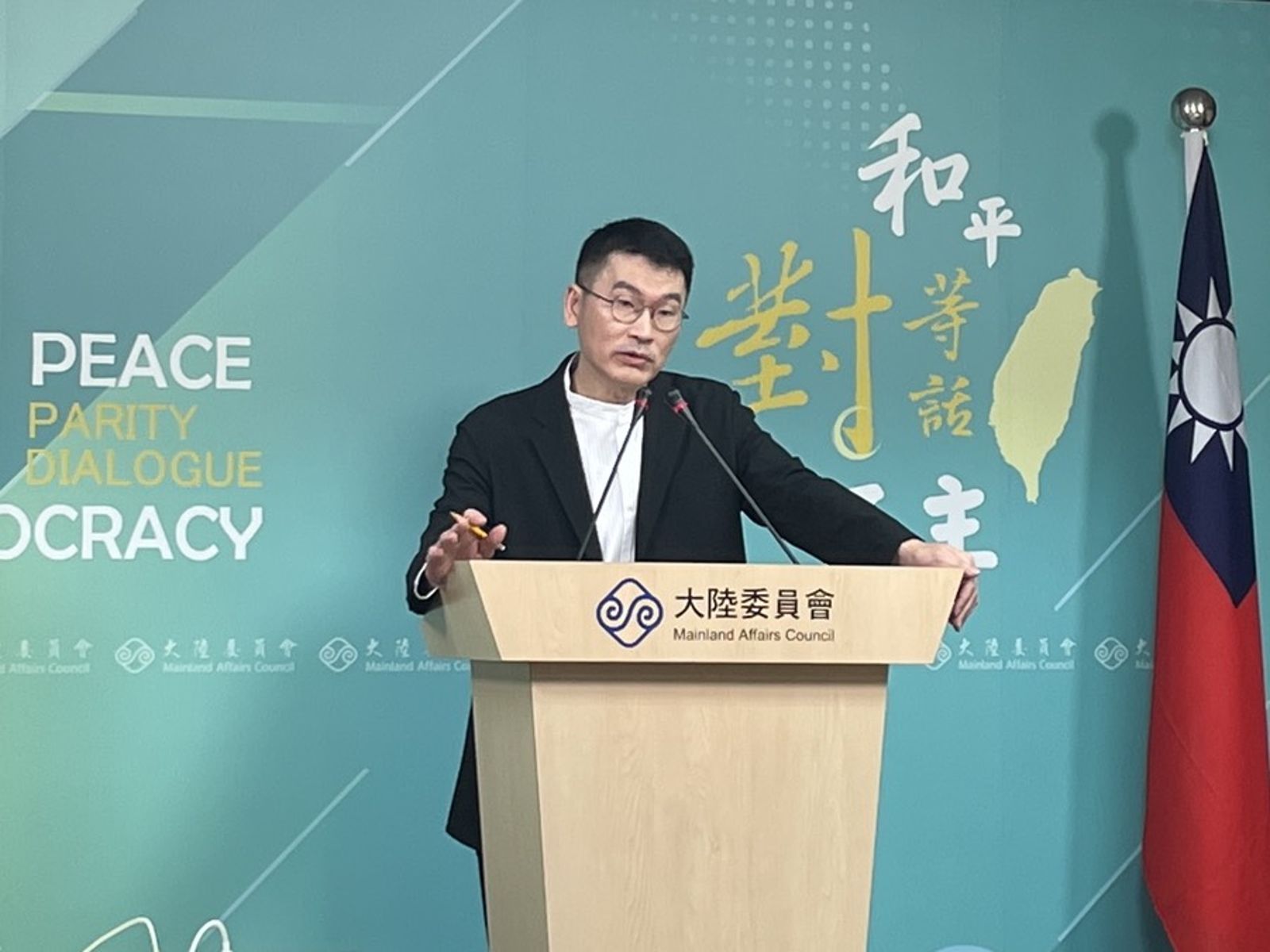 陳玉珍喊要「統戰中國」 梁文傑酸:請展示成果給大家看