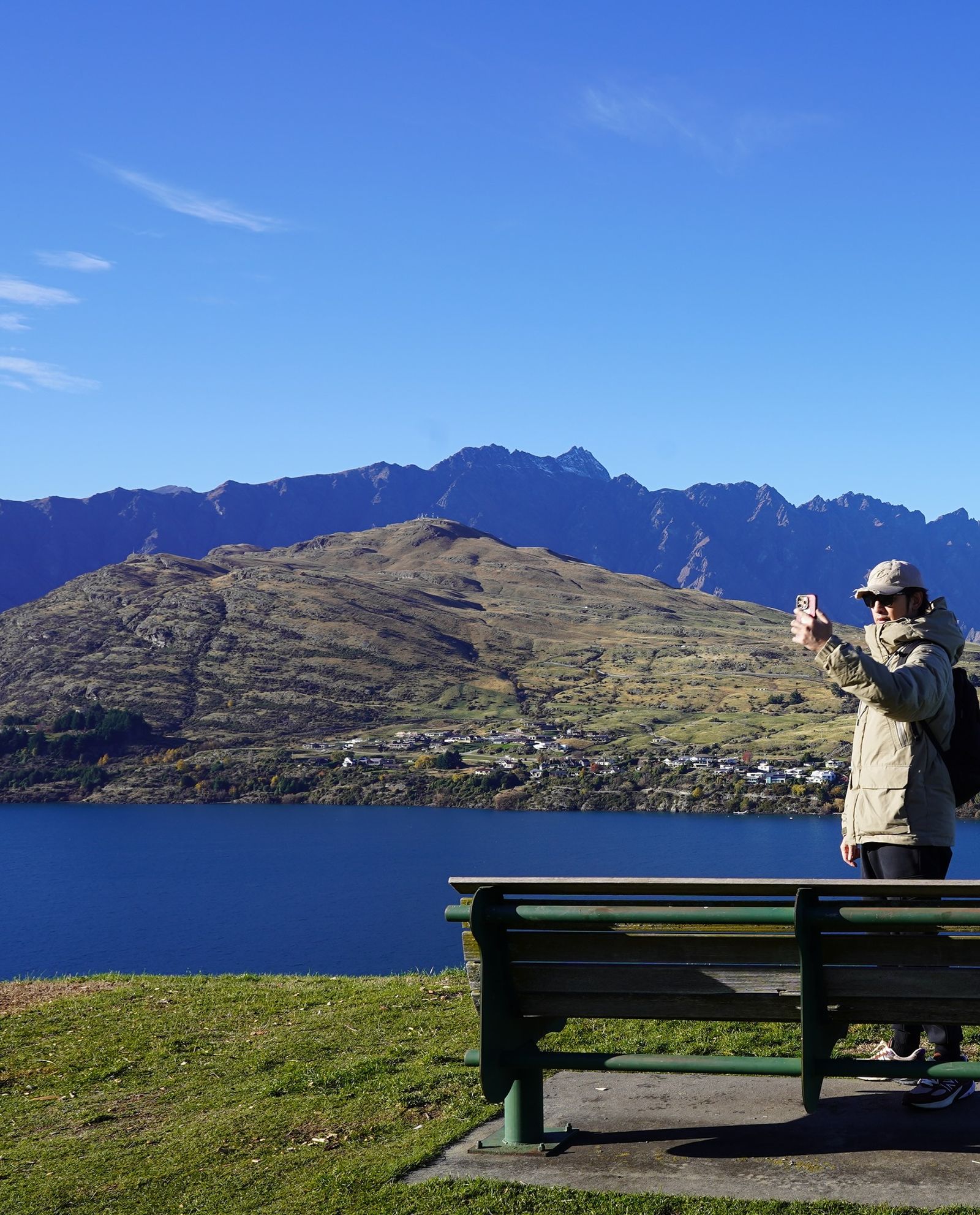 陳柏霖IG貼出在紐西蘭的照片，他主持的節目《出去一下》記錄他與葉舒華、桂綸鎂等人在紐西蘭闖關冒險，玩遍紐西蘭南島與北島的過程。翻攝陳柏霖IG