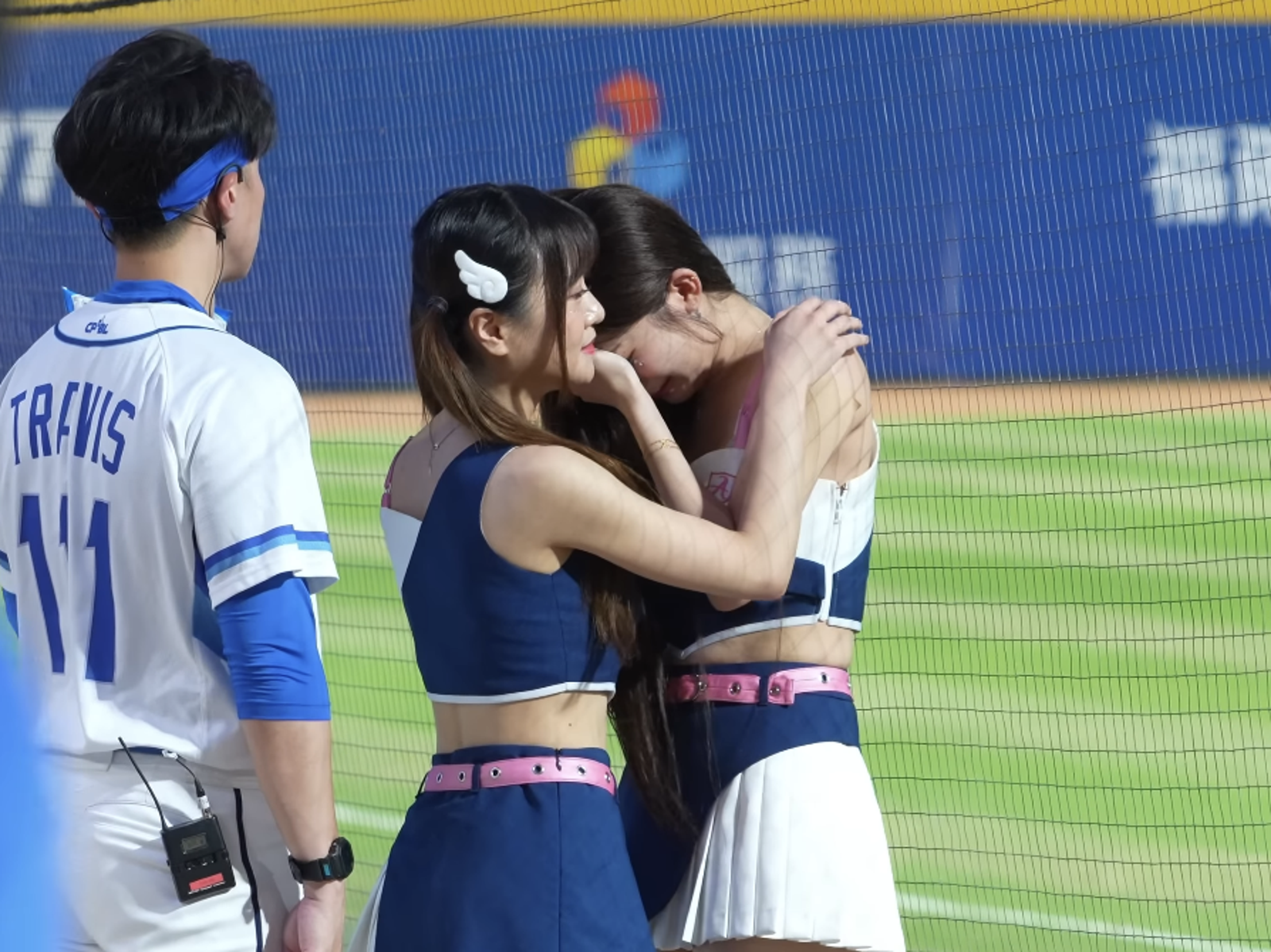 李珠珢應援到一半「爆哭下場」　深夜親自回應「13字中文」