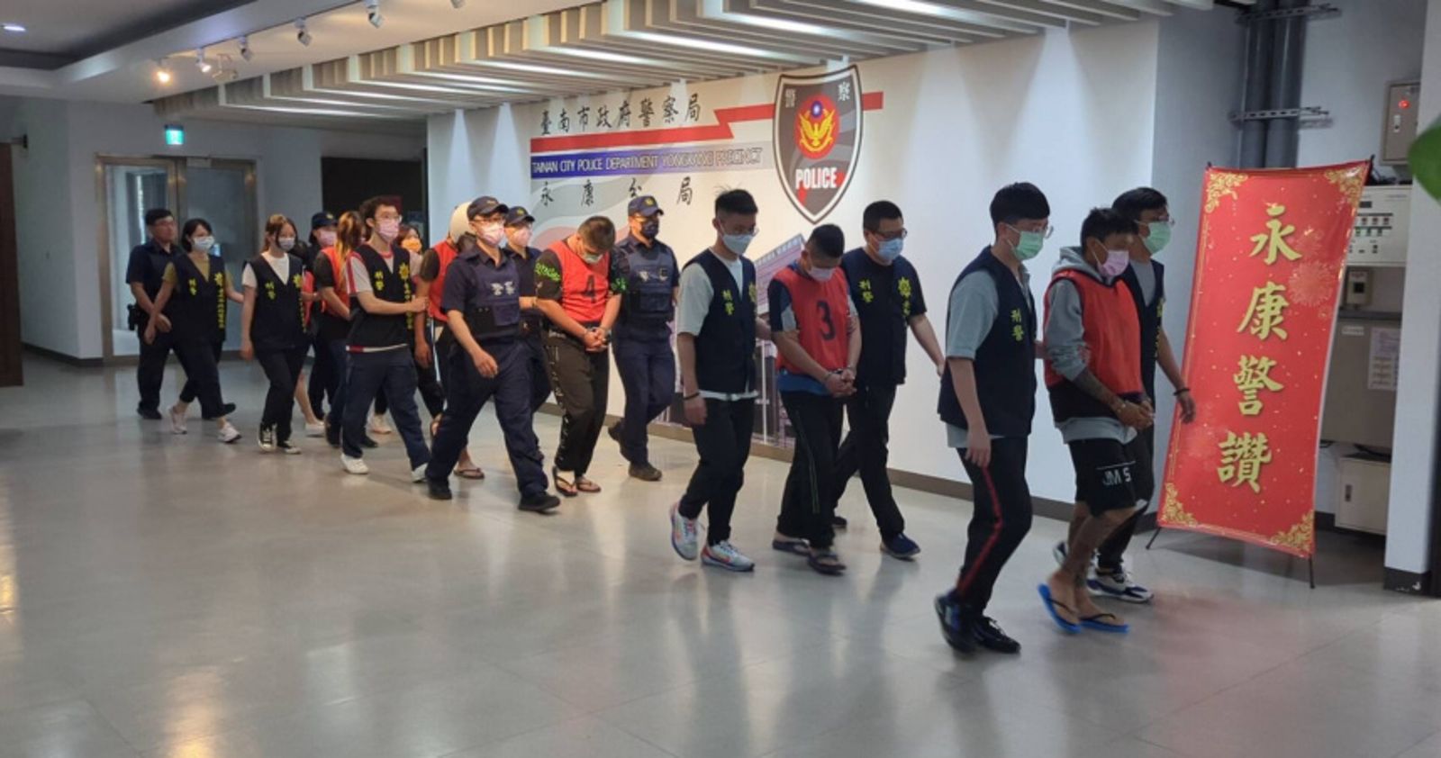 永康超商虐死案二審大逆轉！冷血店長旁觀虐待「滑手機」竟獲減刑