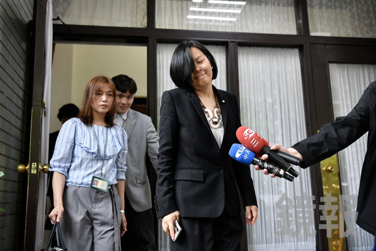 卓榮泰拒接受質詢 李貞秀哽咽抱怨遭公然羞辱:很囂張也很過份