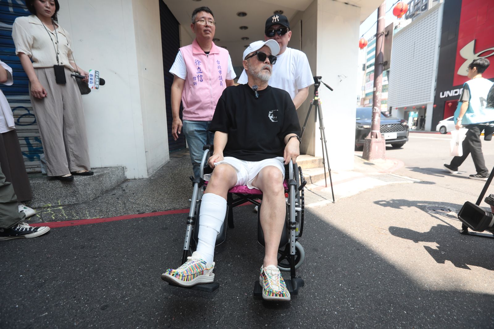 68歲戲骨摔斷腿住院19天打20多根鋼釘!震撼公開「損失上千萬」內幕 重回事發地喊話地主負責