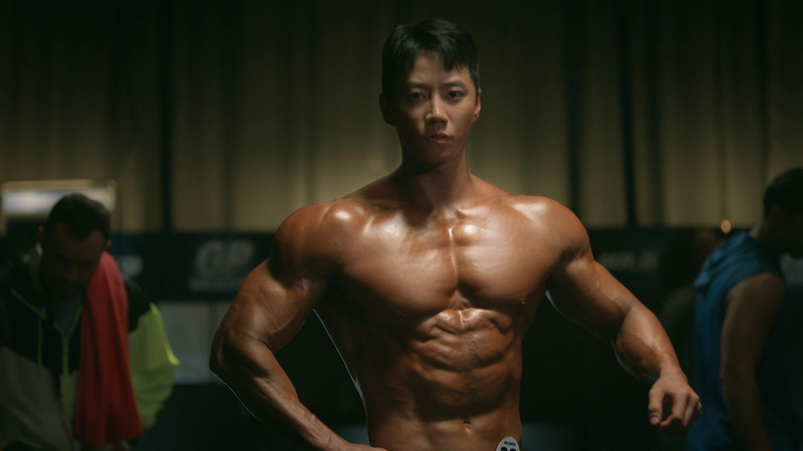 身材遭嫌沒「性」趣被甩!鄭恩地2週狠甩9公斤 李濬榮「天生吃不胖」硬吃5餐練成館長身材