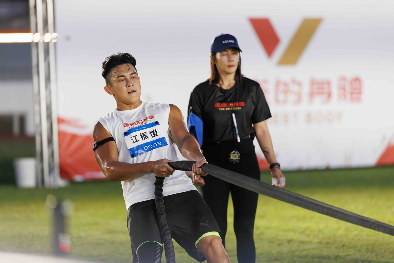 江振愷拋開綜藝搞笑形象，完賽落淚向愛妻真情告白。好看娛樂提供