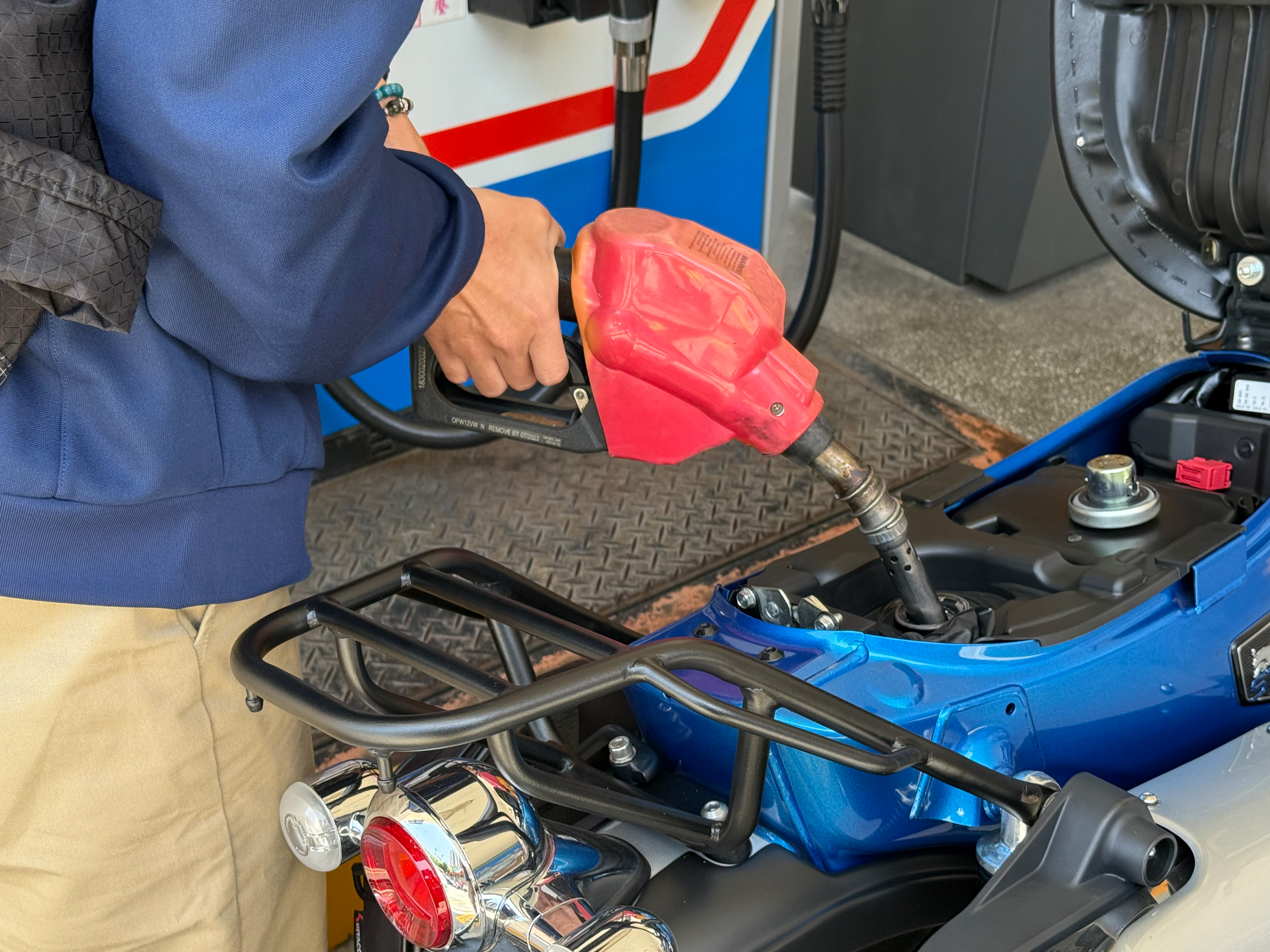 開車族荷包週週被搶！下週油價再開殺1.7元！　98無鉛汽油每公升衝破35元 