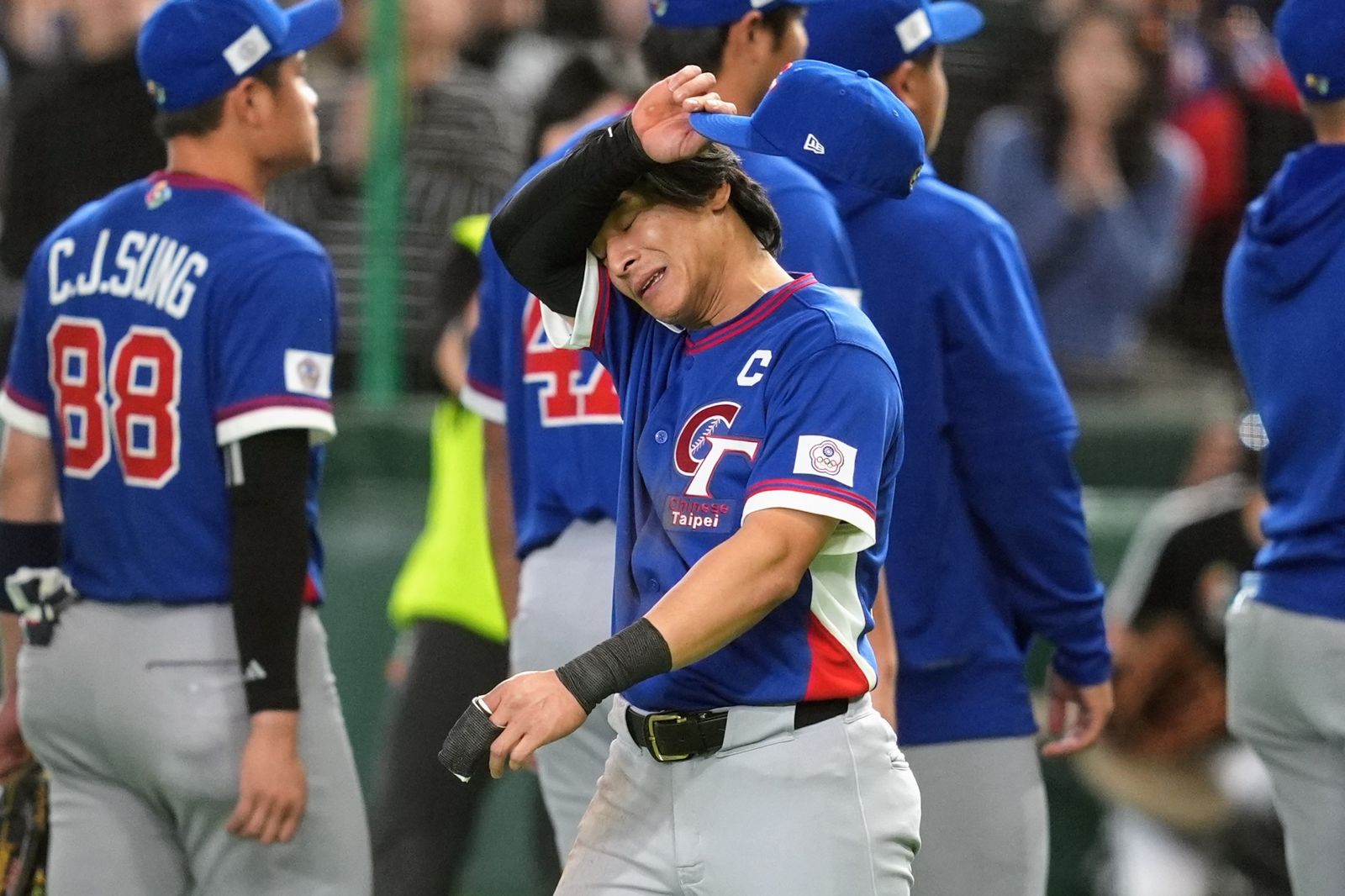 WBC首度擊敗韓國！陳傑憲激動落淚　感謝台灣球迷不離不棄支持