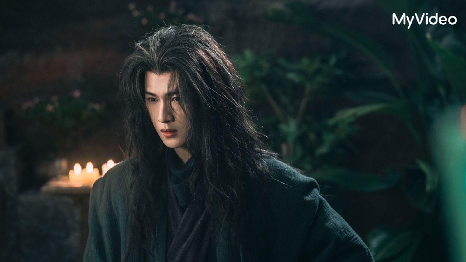 《冰湖重生》李昀銳劇中擔綱西盟王替身而留著一頭「泡麵頭」造型，成為劇情轉折關鍵。台灣大哥大MyVideo提供