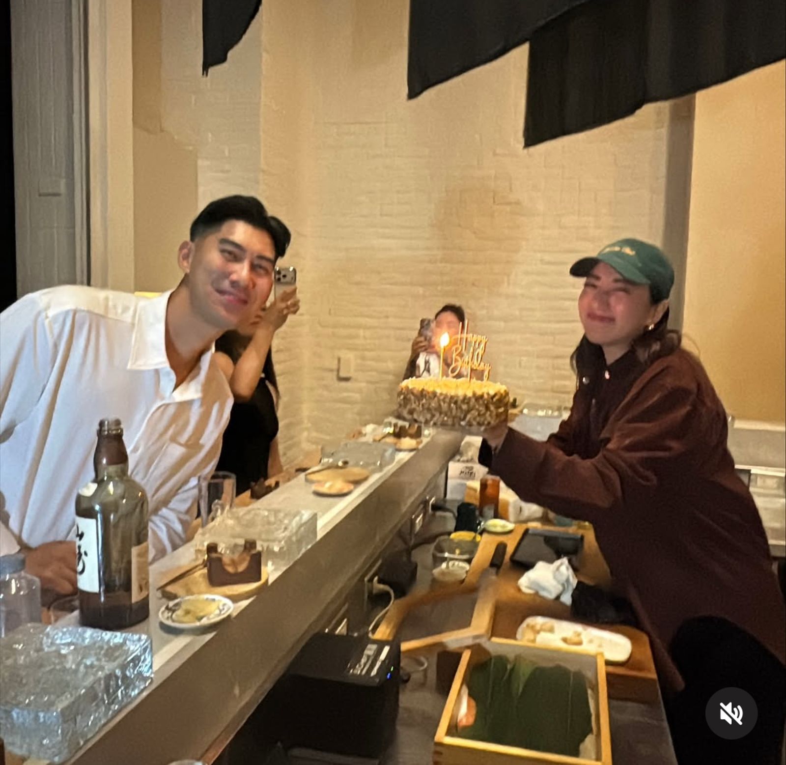 羅雯(右)發文為毛加恩慶生。翻攝IG@maimao31