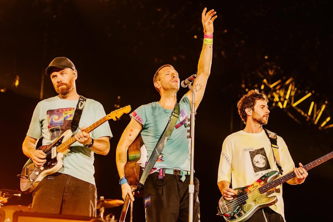 Coldplay開唱成了抓姦現場　「300億CEO偷吃HR」畫面曝光