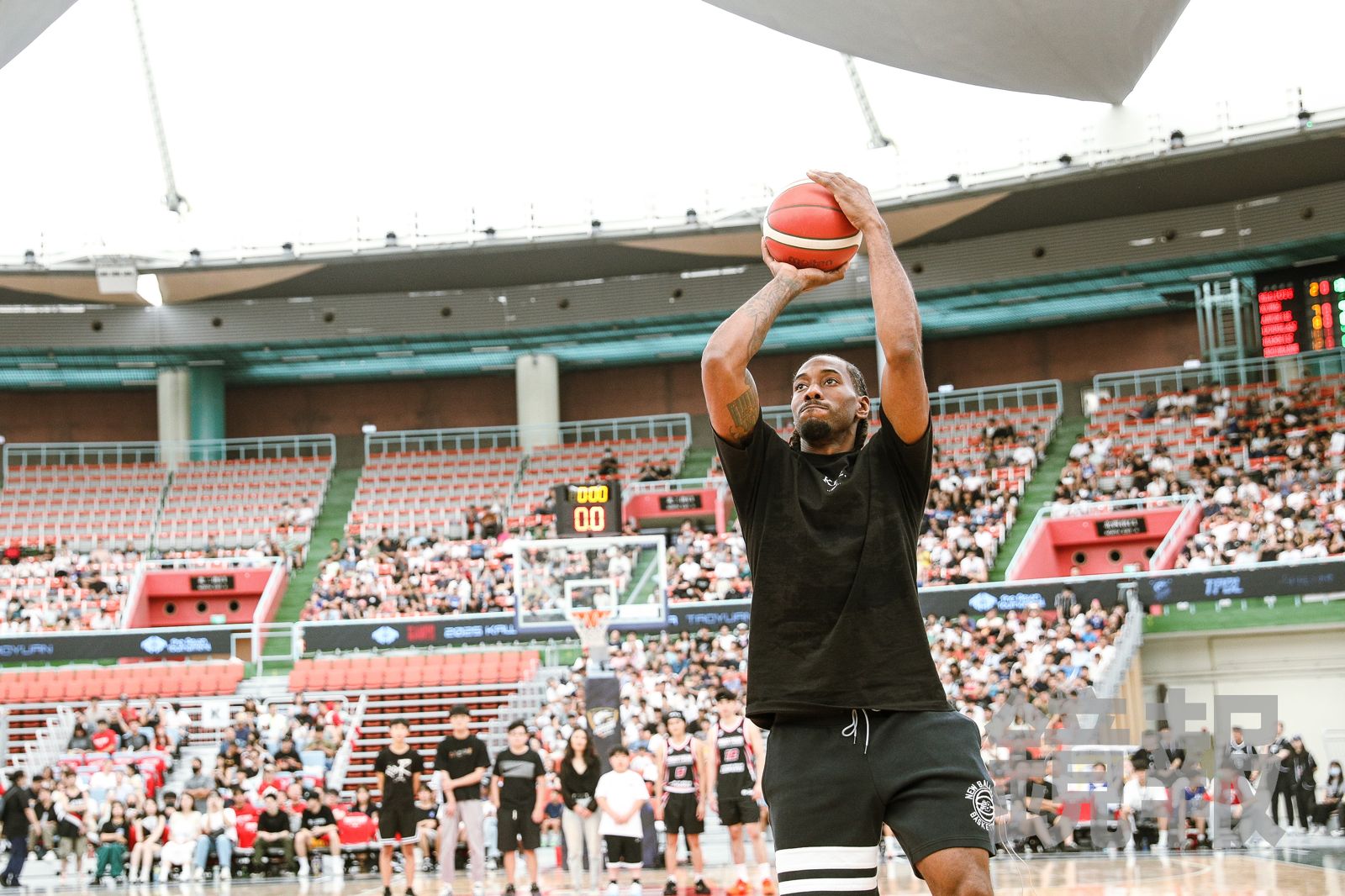 NBA/Kawhi Leonard親傳熱身訣竅 高錦瑋、林信寬助教陪練 桃園巨蛋嗨翻