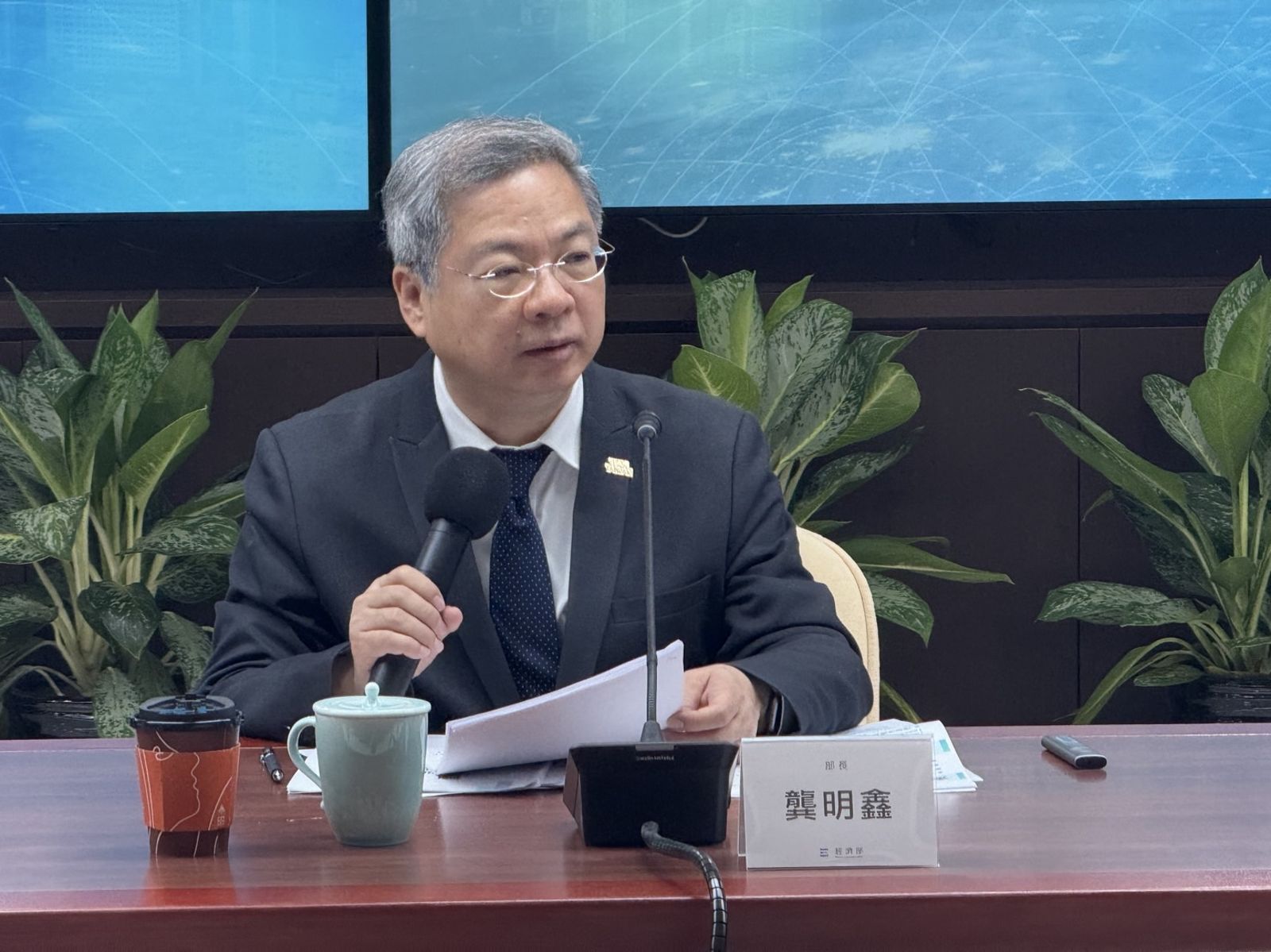 龔明鑫座車也遭跟監！刑事局出手偵辦　租車者是凱思國際狗仔