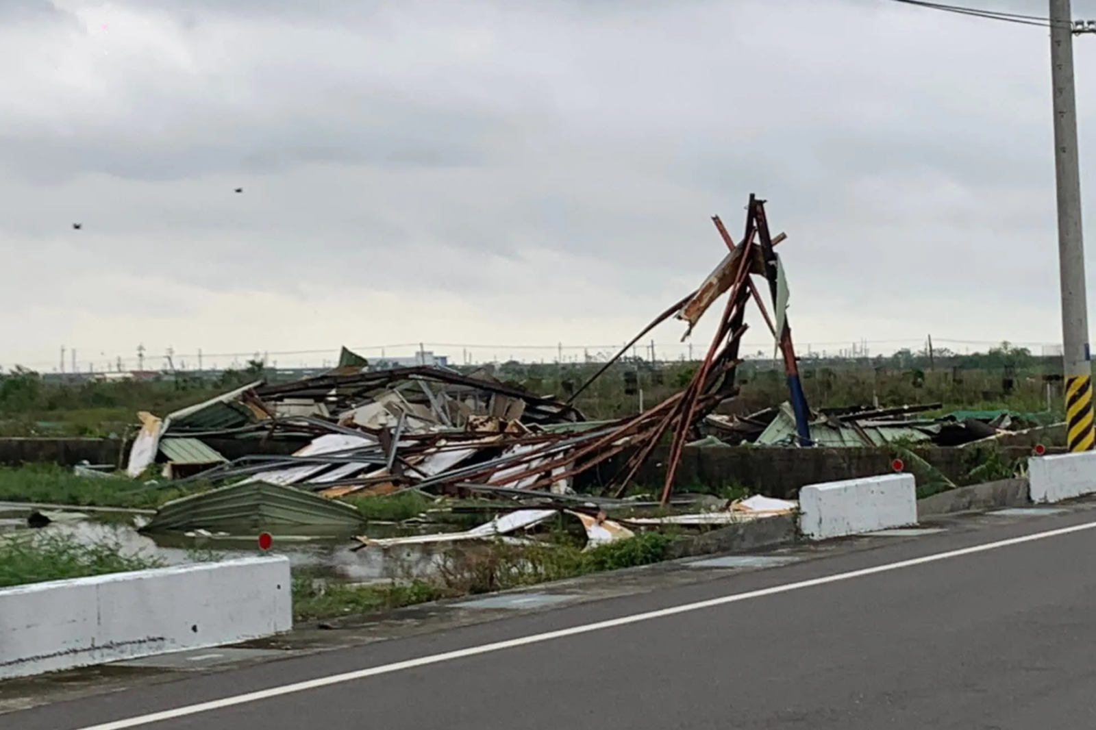 專挑台南受災戶！稱「幫忙蓋帆布」收19萬訂金後跑路　他曝小心「這人」