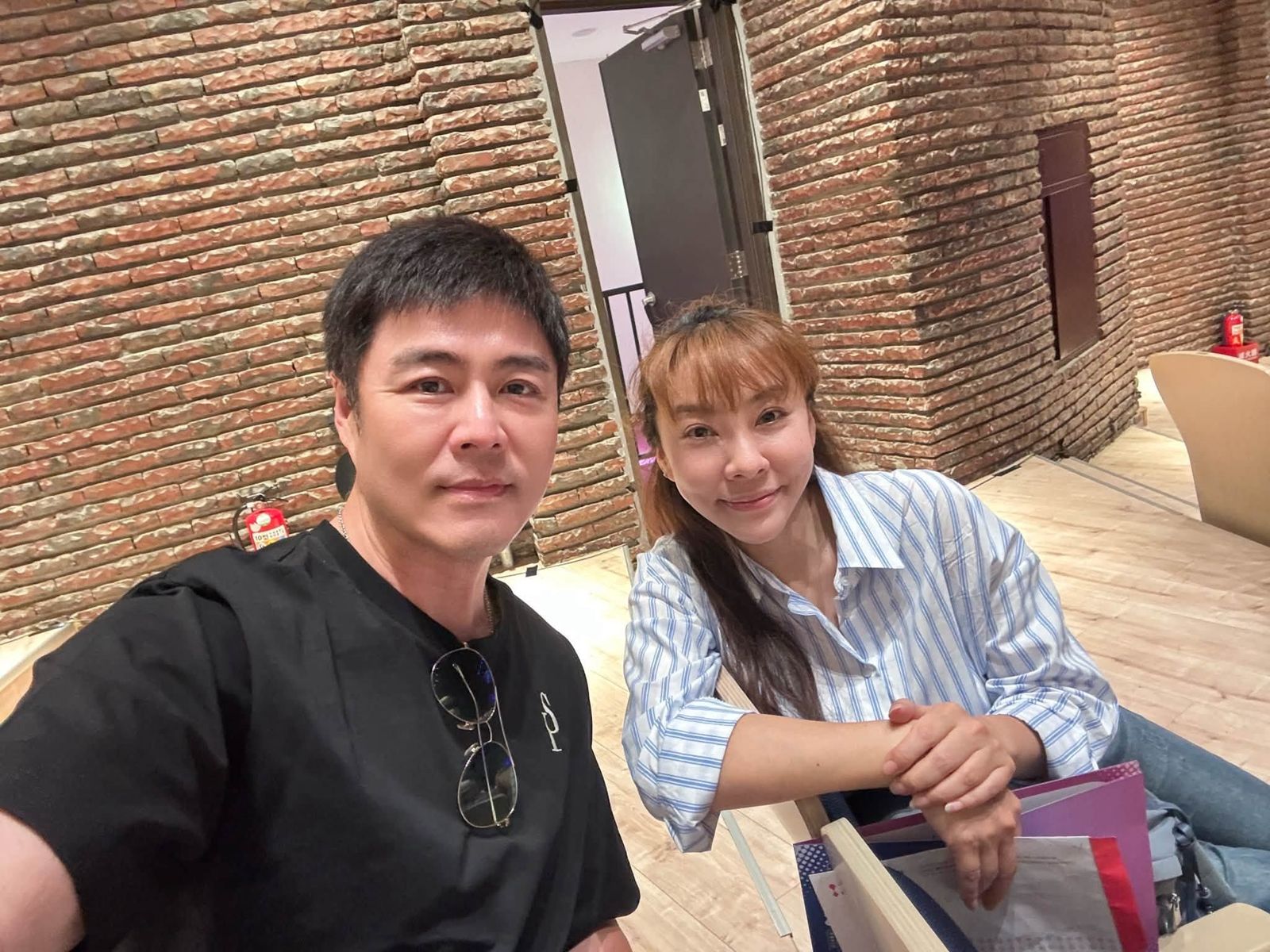 47歲星二代宣布參選!曾被陳美鳳養母照顧長大驚人關係曝光 8點檔男神哥震撼揭遭「恐嚇」8年