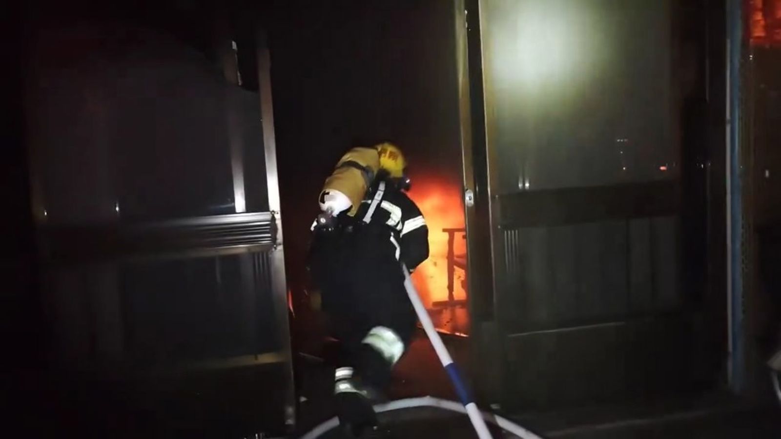 嘉義民宅陷火海！「駭人爆炸聲」嚇壞住戶　38歲男手部燒燙傷