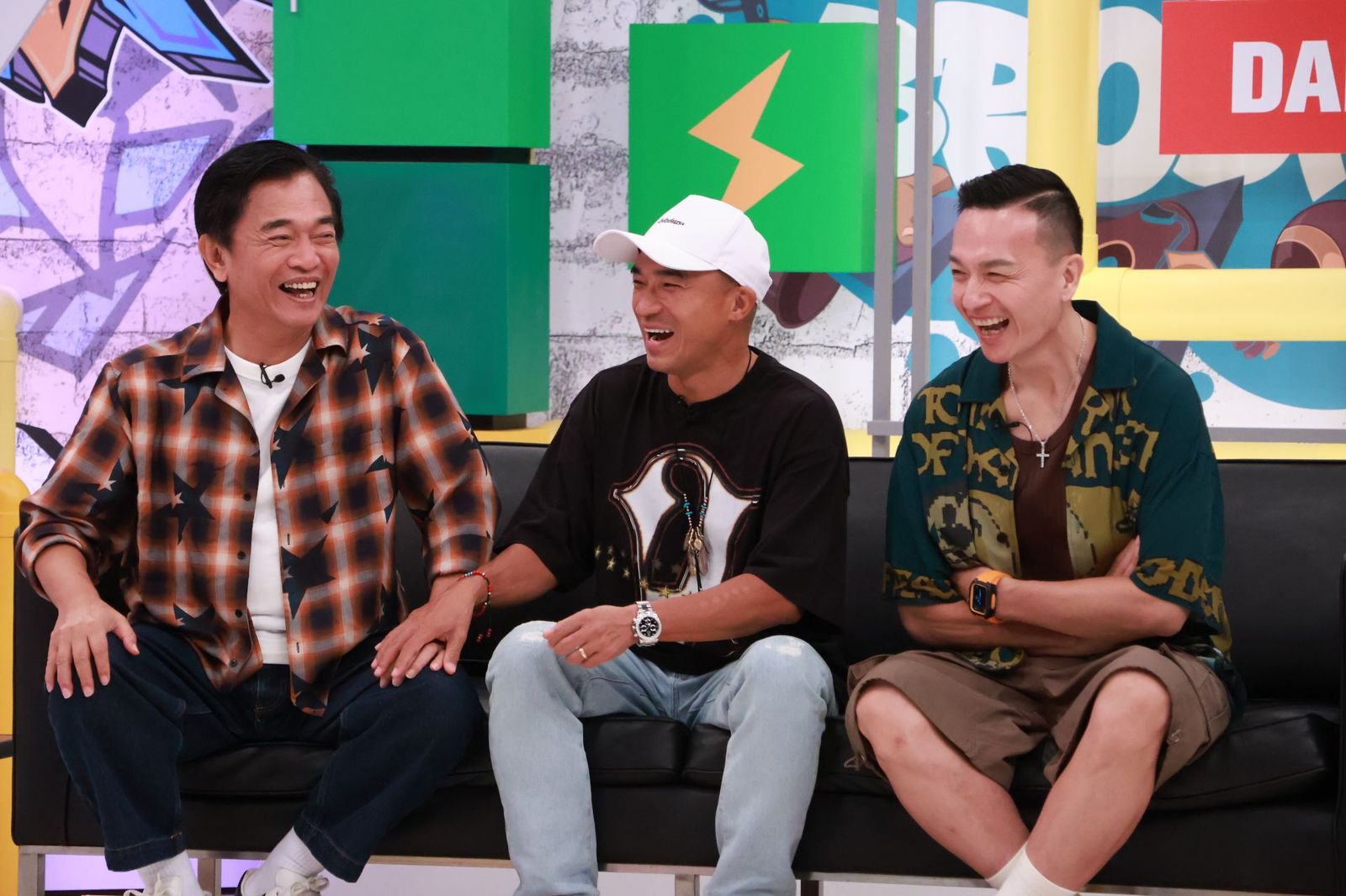 「咻比嘟華」三人搶追王婉霏！小鐘打電話給她　劉畊宏接起撂這句話