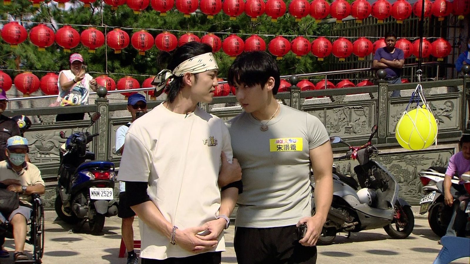 兩位脫稿演出。民視提供