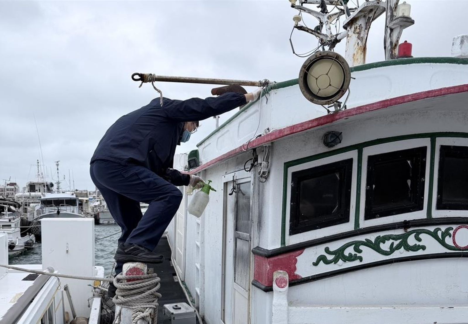 馬公港漁船遭連環洗劫　高價魚探機全沒了