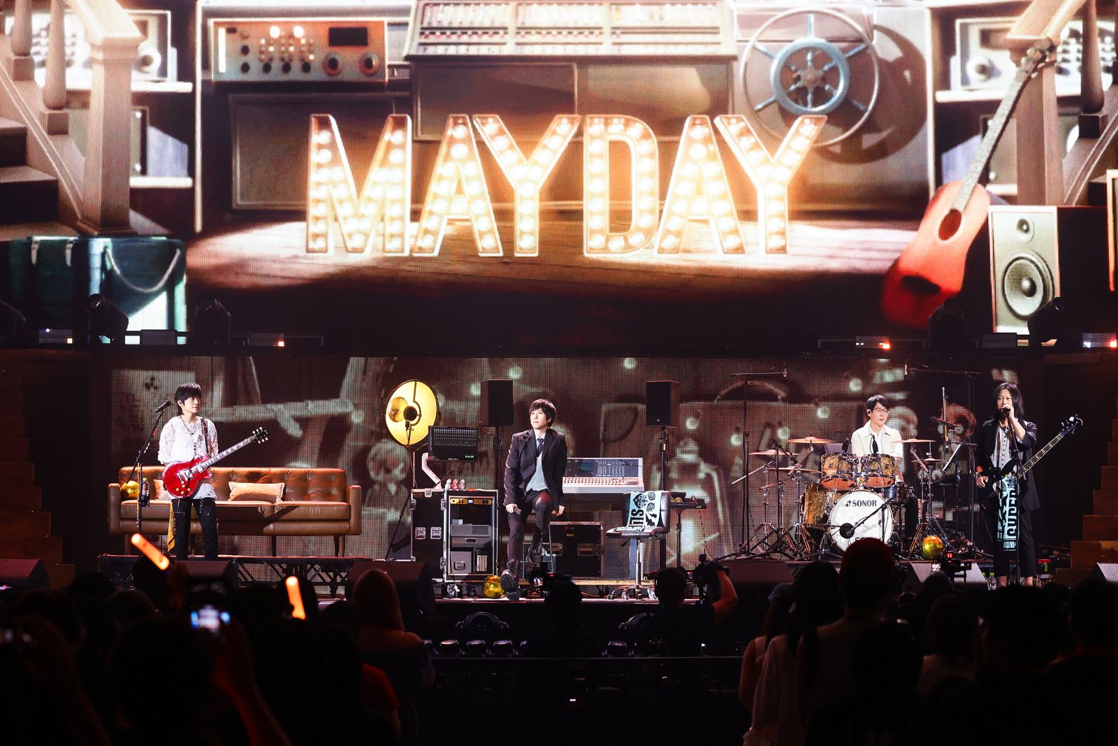 五月天「缺1」凸槌了！阿信緊急聲明喊話：平常不會有