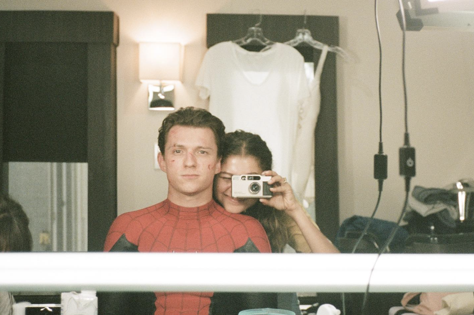 《蜘蛛人》CP結婚了!湯姆霍蘭德、千黛亞被爆已舉行婚禮 5克拉大鑽戒公開放閃