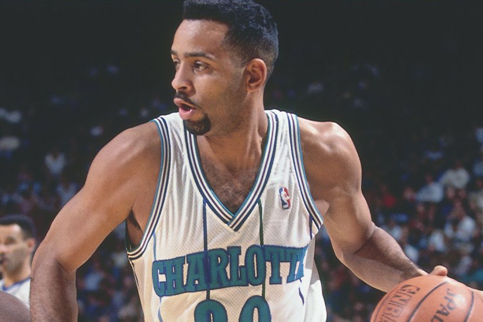 黃蜂宣布退休Curry父親球衣　夏洛特30號將高掛　成隊史第二人