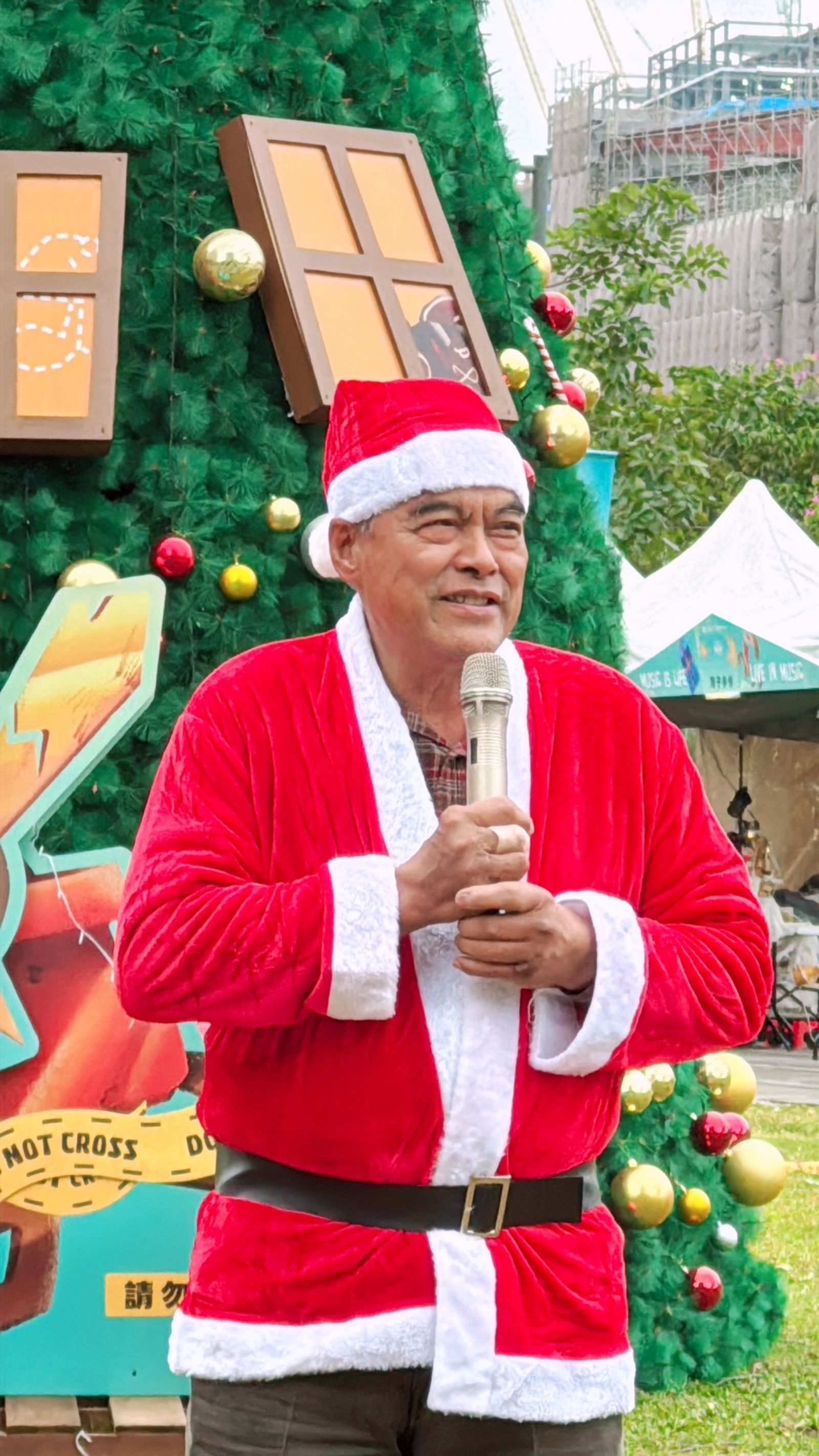 林慶台自豪很擅長扮耶誕老人。MOYO CITY提供