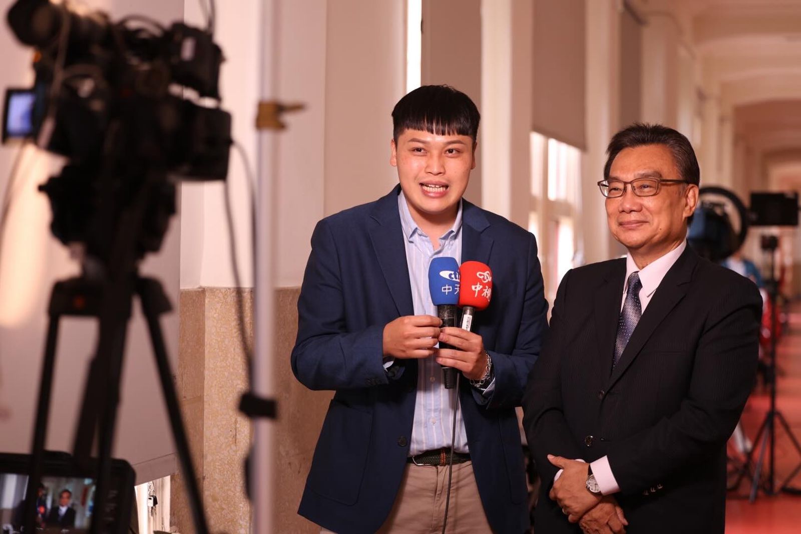 中天主播林宸佑涉《國安法》遭羈押！昔與賴品妤爆推擠、遭黃捷控「造謠」爭議一次看