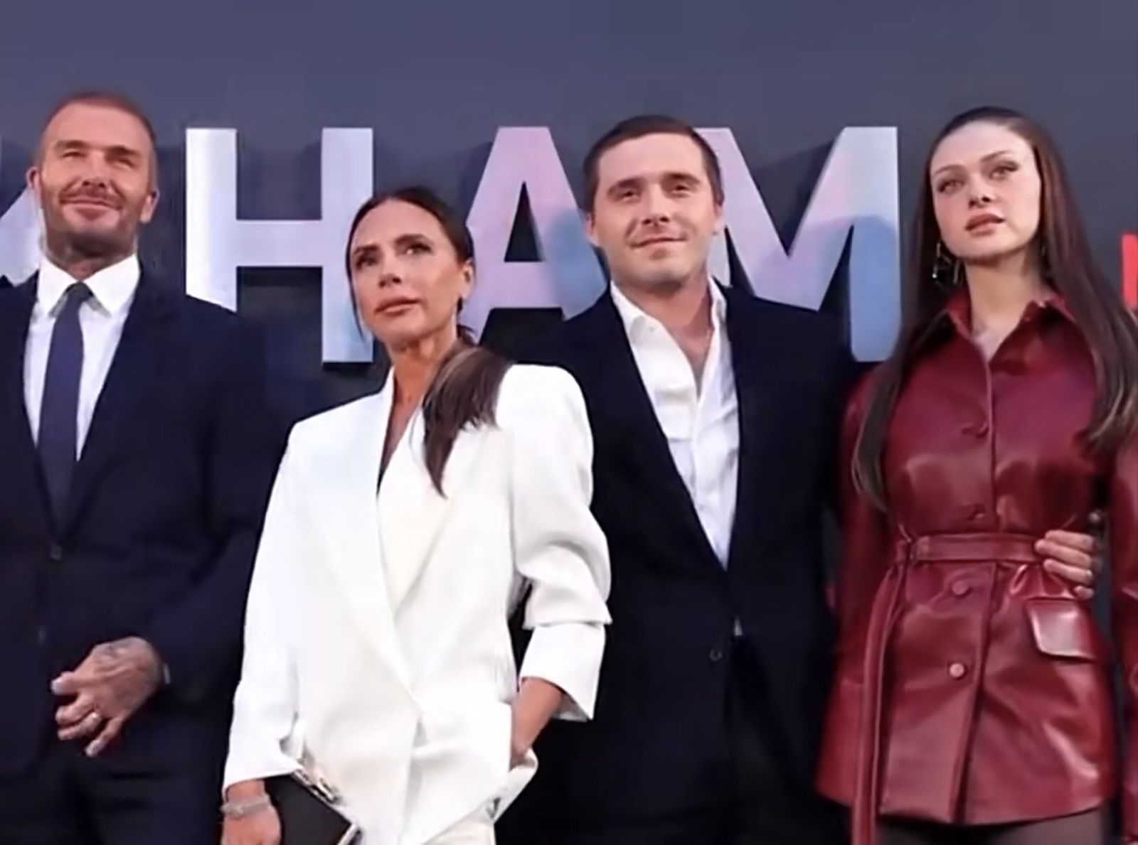 貝克漢家族合照早就獨缺布魯克林　維多利亞被挖臭臉相待畫面！媳婦嚇到快哭出來