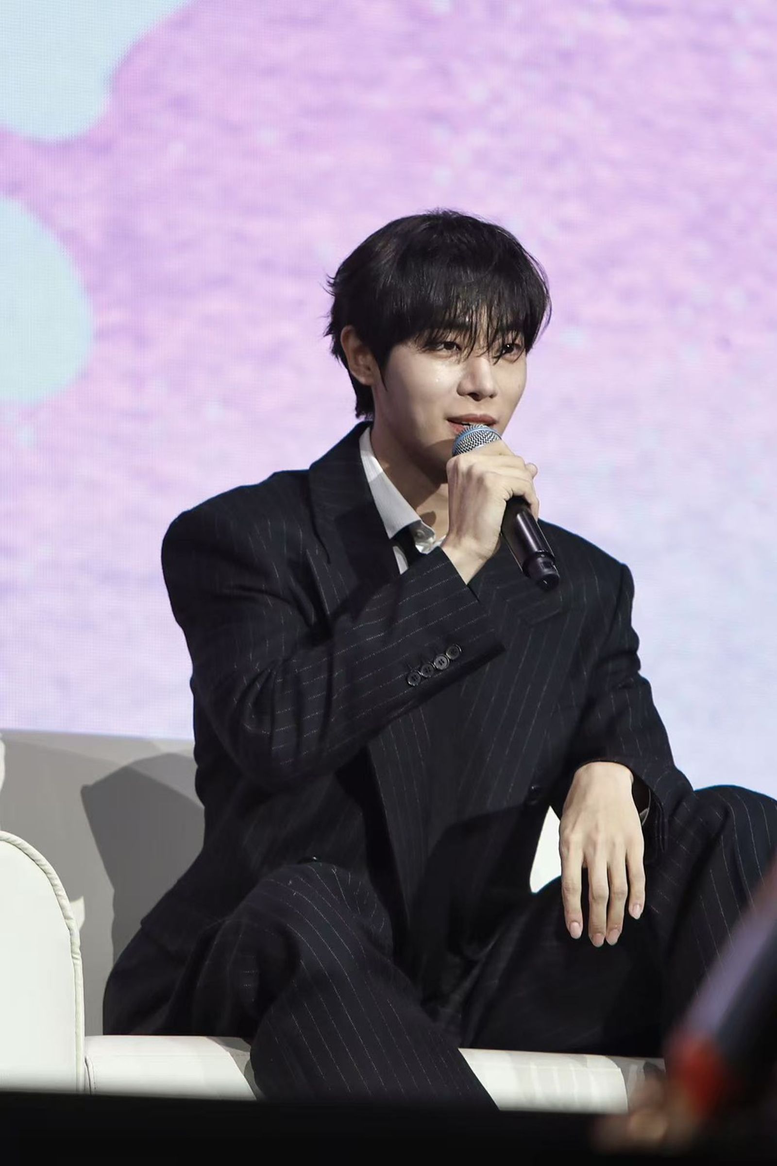 秋泳愚帥氣登場。D-SHOW提供