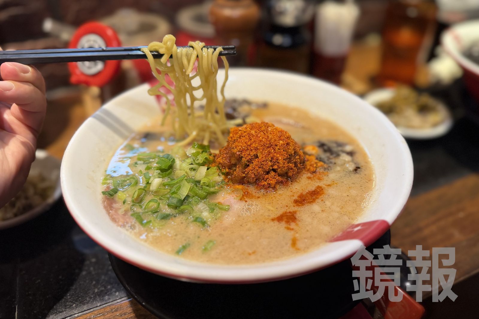 年後瘦身新招!換隻手吃飯,2個月甩肉7公斤還不用節食