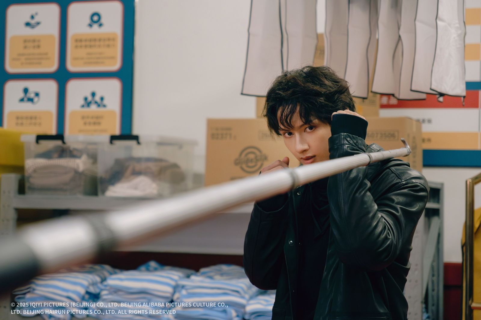 67歲梁家輝《捕風追影》1打30！　SEVENTEEN文俊輝打戲致敬成龍