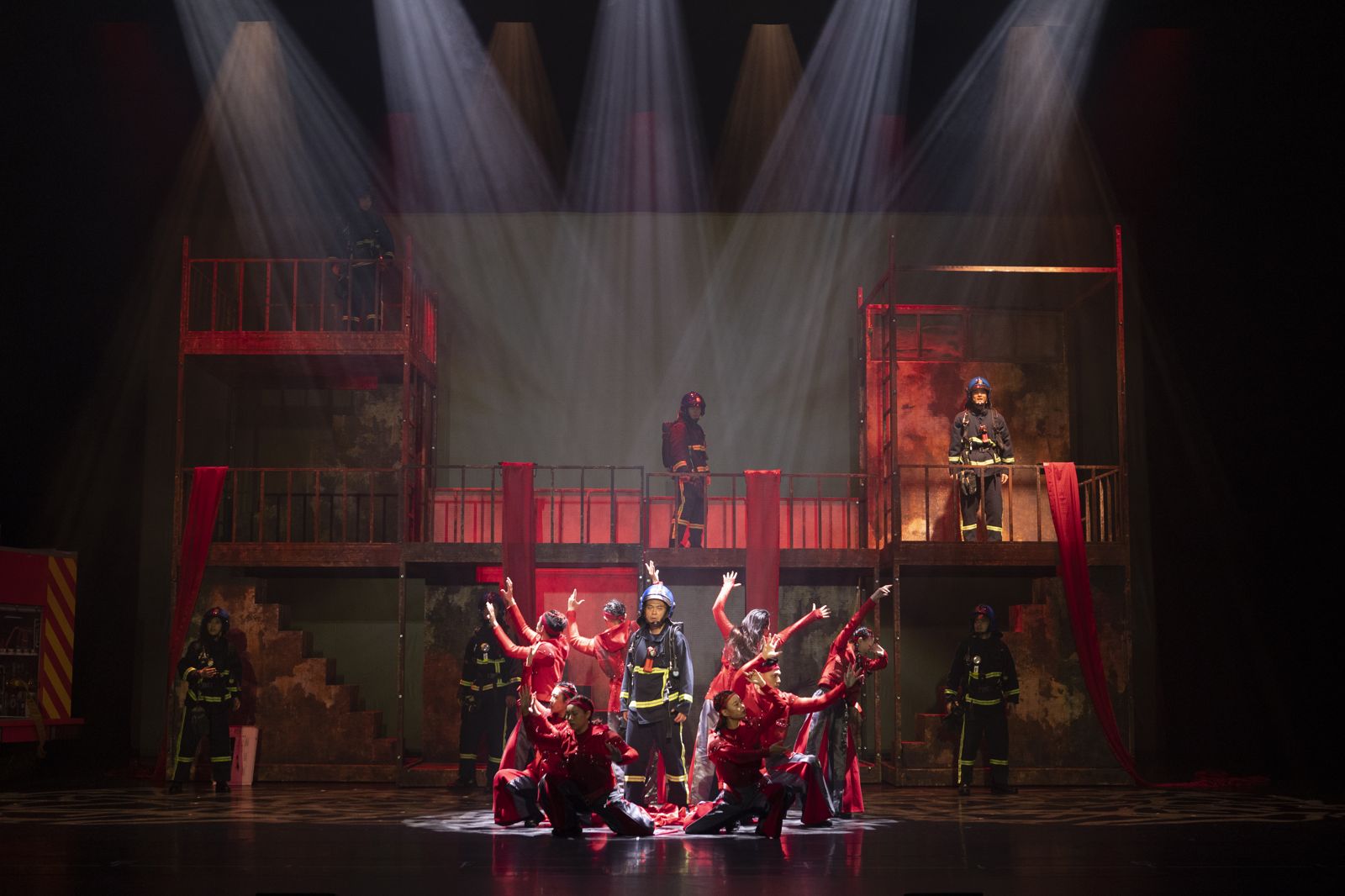 《火神》後楊大正宣布暫別劇場　羅美玲認了棄當護理師感到愧疚