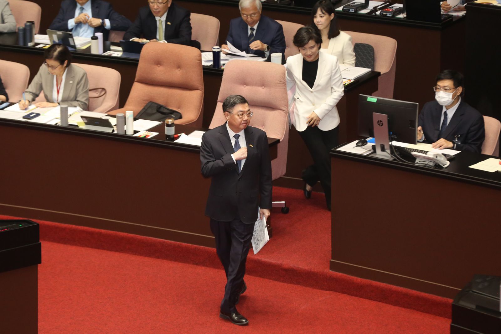 陳嘉宏專欄：卓榮泰應該用「不副署」反制立法院的濫權修法