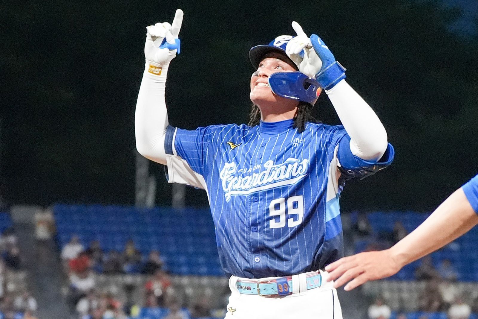 中職／張育成談雙響砲：設定球路果斷出棒　盼球迷多給鼓勵、少點責罵