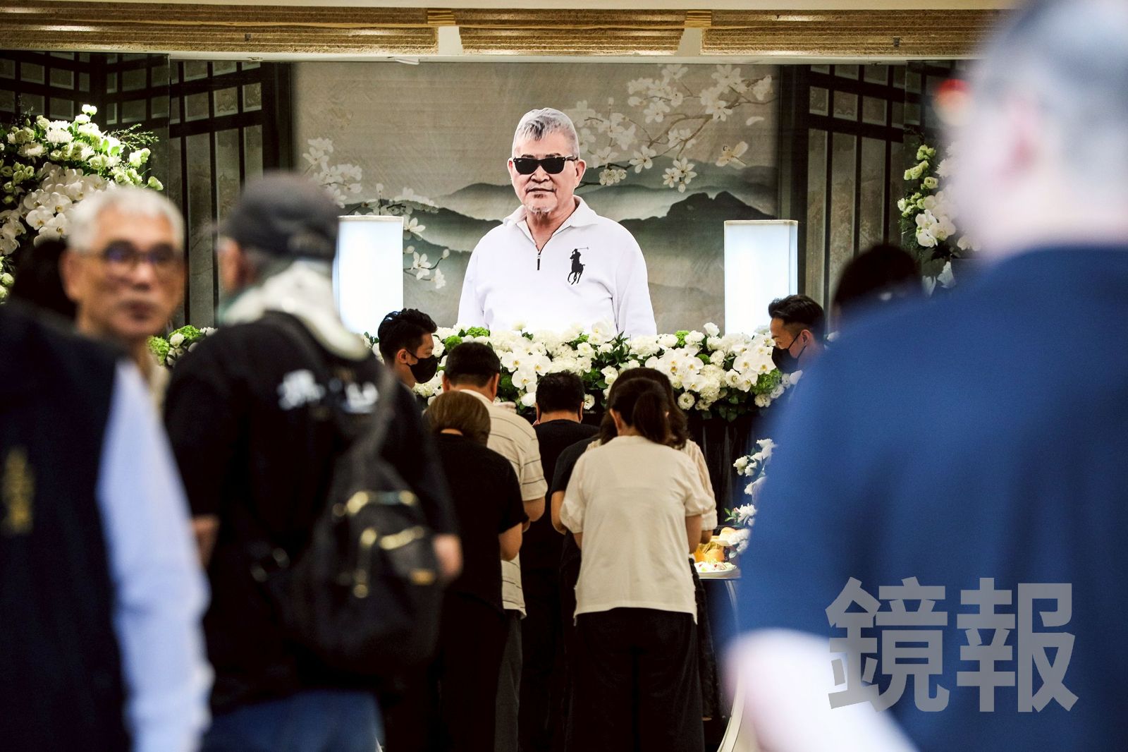 《角頭》情誼!王識賢、懷秋出席吳功告別式送別 錢人豪、李烈現場零互動