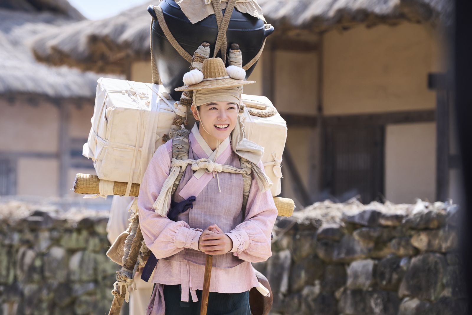 《月亮在江邊流淌》亮點搶先看！金世正搭姜泰伍靈魂互換　壓力爆棚取經河智苑