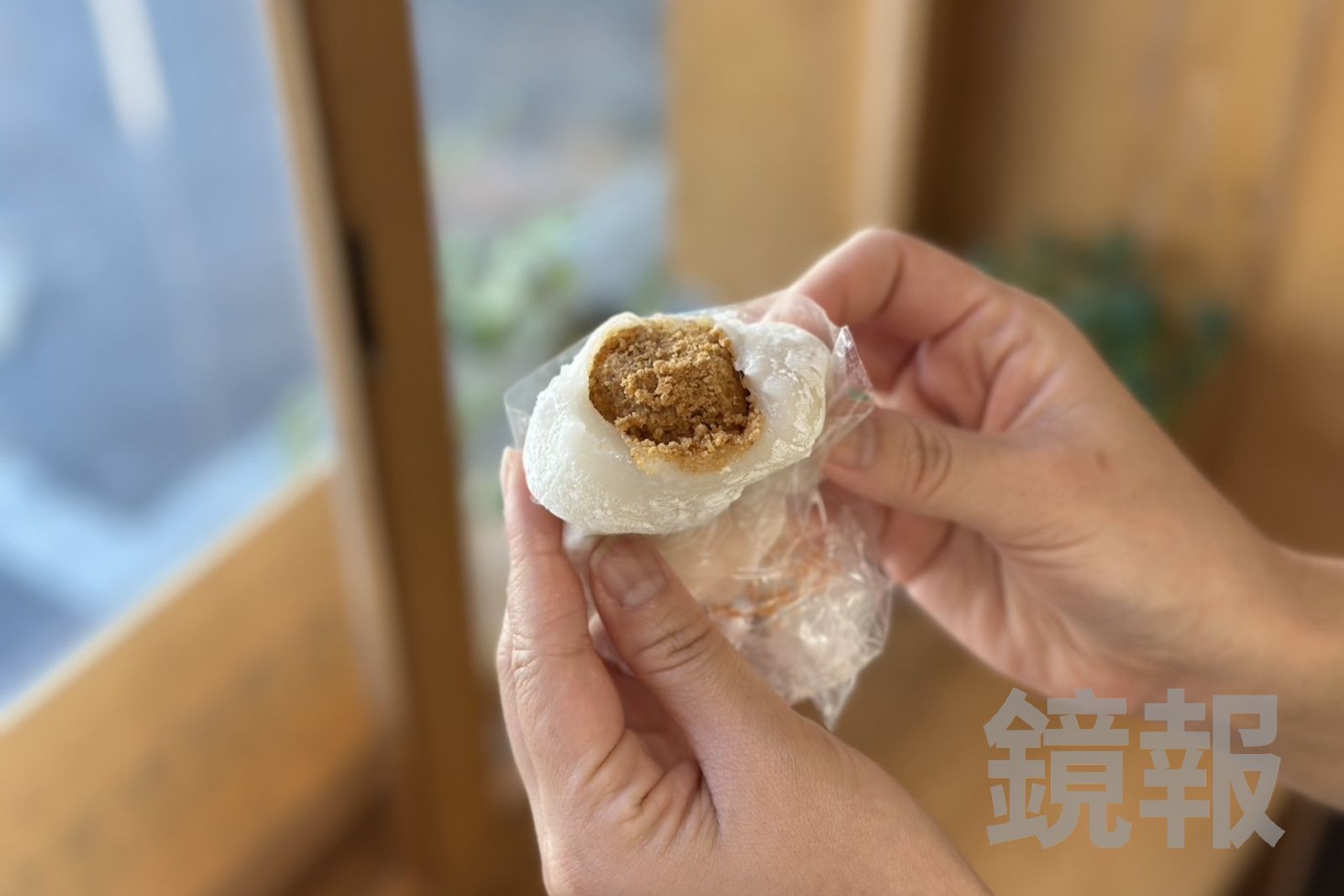 「花生麻糬」皮薄軟Ｑ，花生餡香濃不膩。（30元／個）