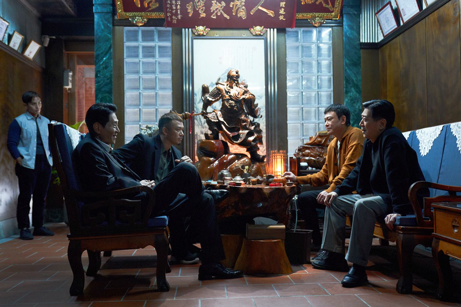 《角頭－鬥陣欸》「喝茶會友」暗藏殺機　揭開10年《角頭宇宙》最終拼圖