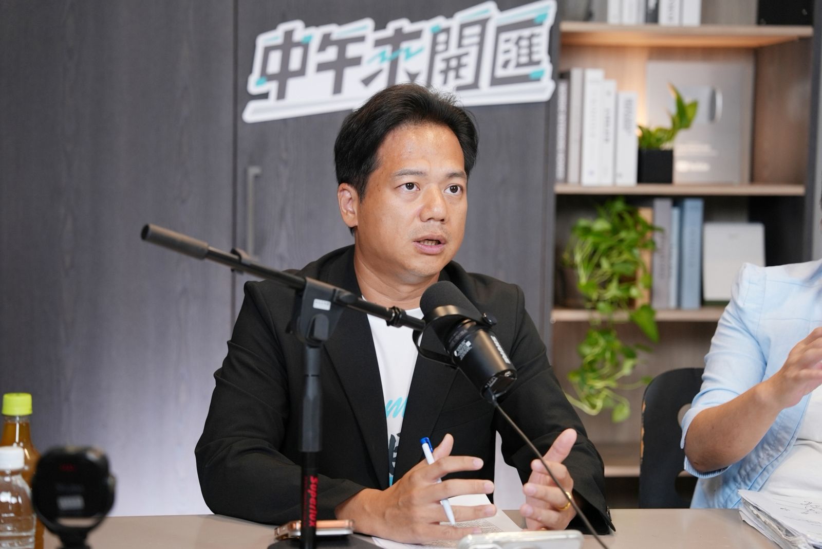 竹北三腳督恐被棄保?邱臣遠批國民黨:人前手牽手、背後下毒手