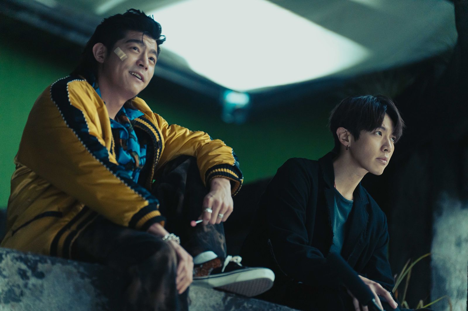 柯震東《乩身》房間貼滿裸女照！遭爆：跟很多女生在床上...掌握3600個「神器」大呼過癮