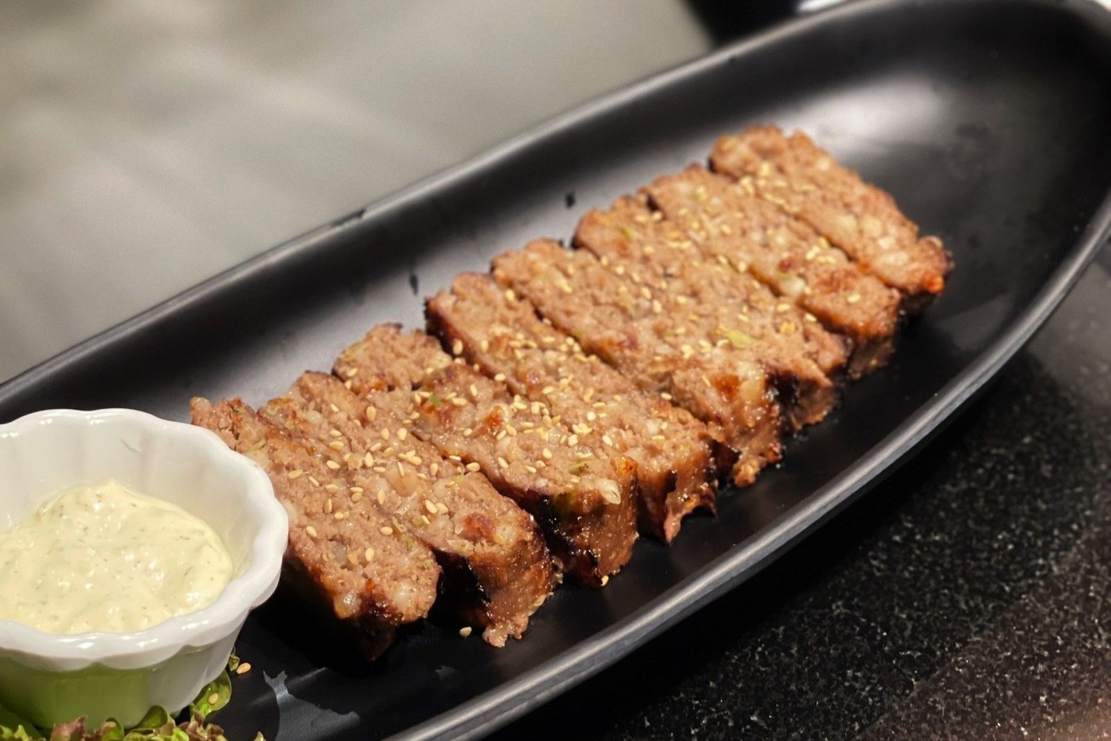 「牛肉年糕末餅」酥嫩有肉汁。